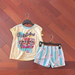 Girls pajama set size 6.